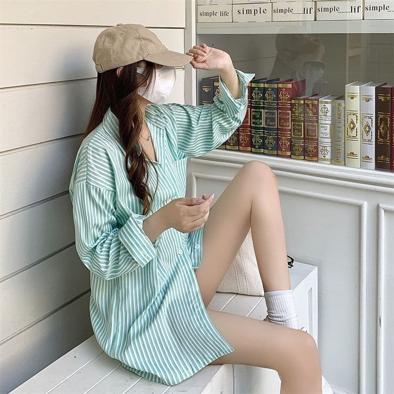 カジュアルコーデ カジュアルコーデ 爽やか縦縞オーバーサイズシャツ