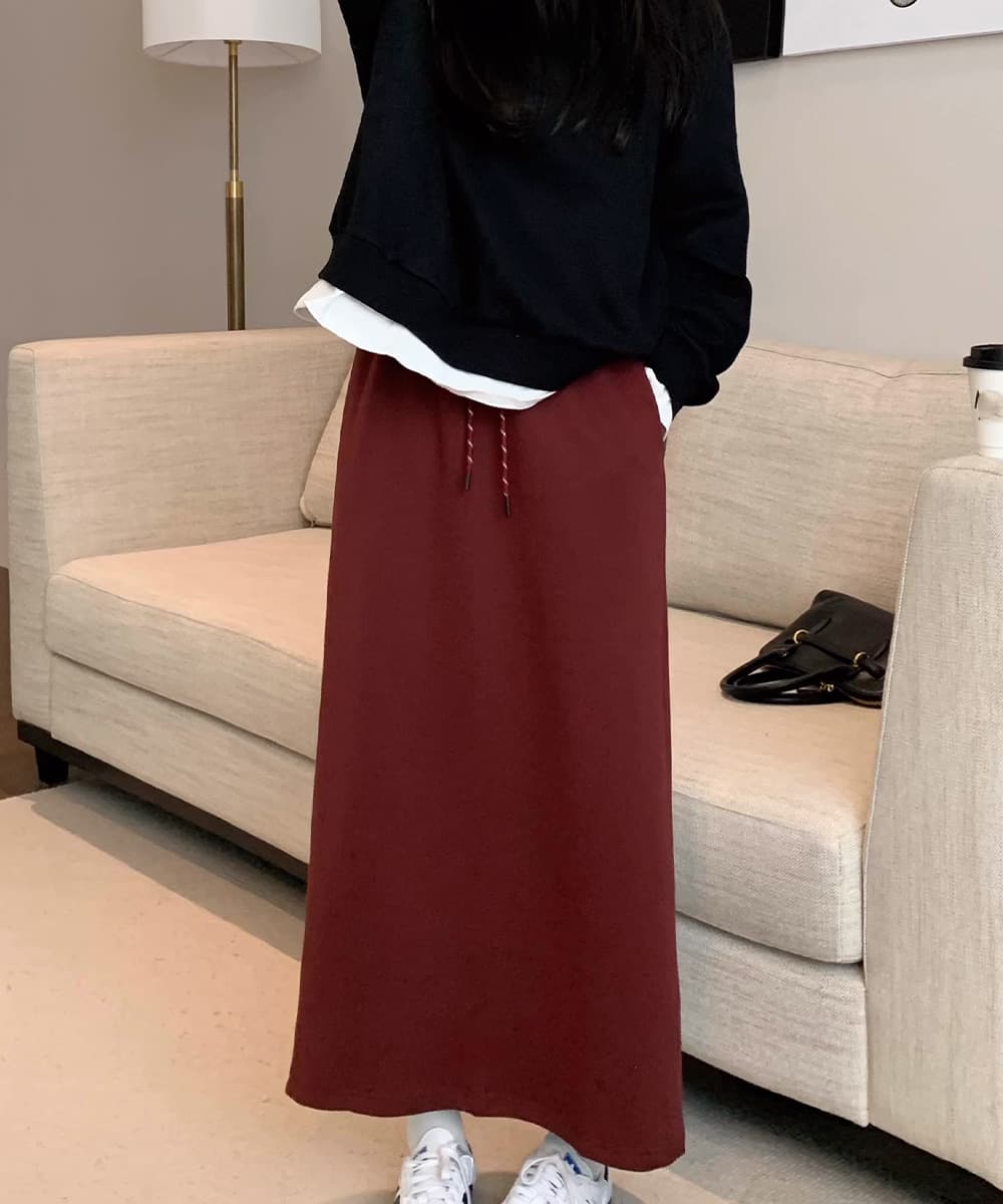 カジュアルコーデ 裏起毛スウェットスカート 紐付きロング丈