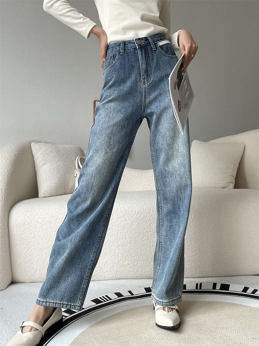 カジュアルコーデ  ワイドシルエットハイウエストデニムパンツ