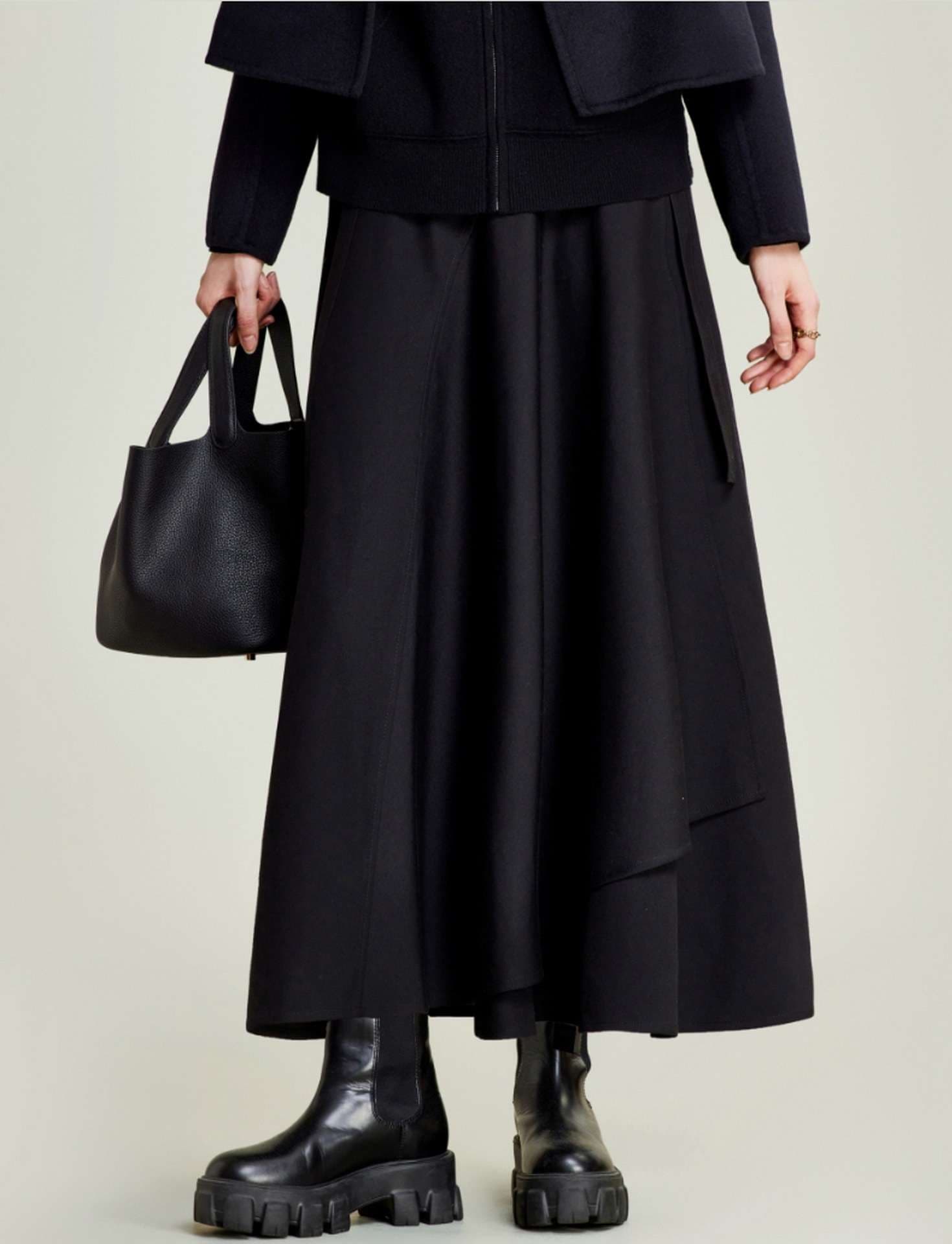 カジュアルコーデ  フレアラインロングスカート