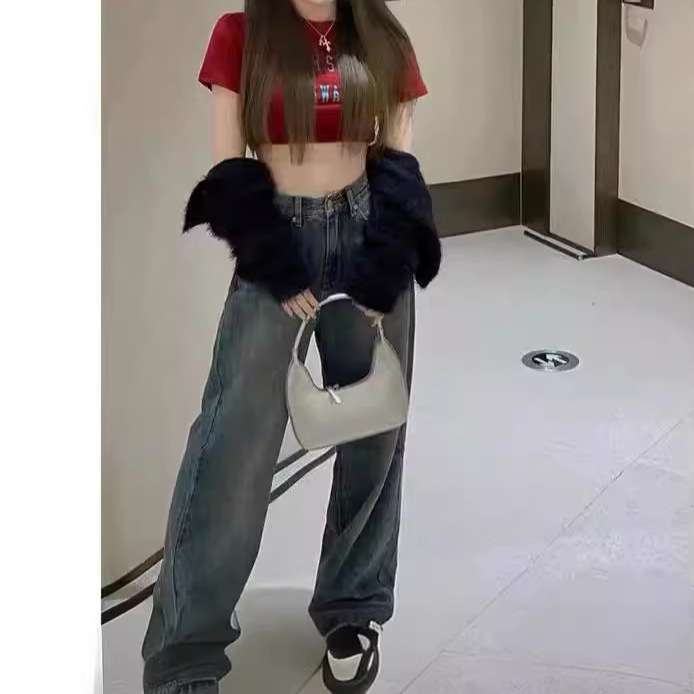 カジュアルコーデ  ゆったりワイドシルエットデニムパンツ