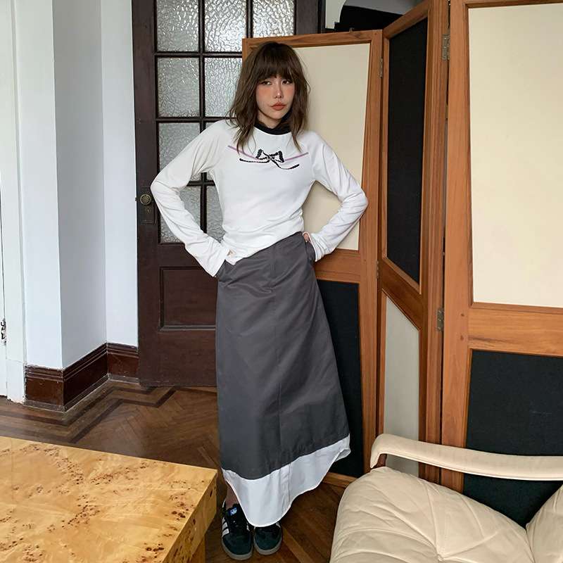 カジュアルコーデ  レイヤードデザイン ロングスカート