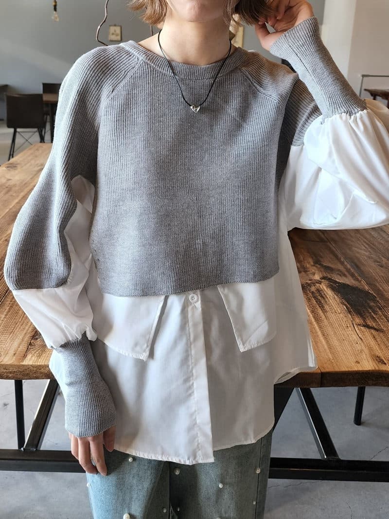 カジュアルコーデ 春夏レイヤード風 レトロ配色 ニットトップス