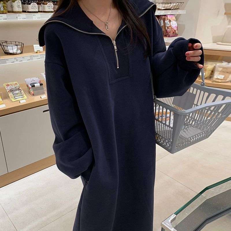 カジュアルコーデ　ハーフジップワンピース