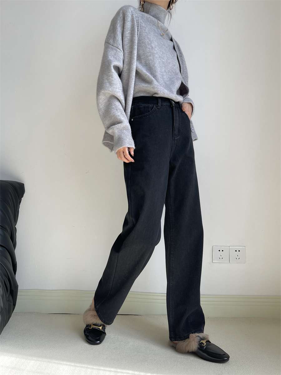 カジュアルコーデ  ワイドシルエットハイウエストデニムパンツ