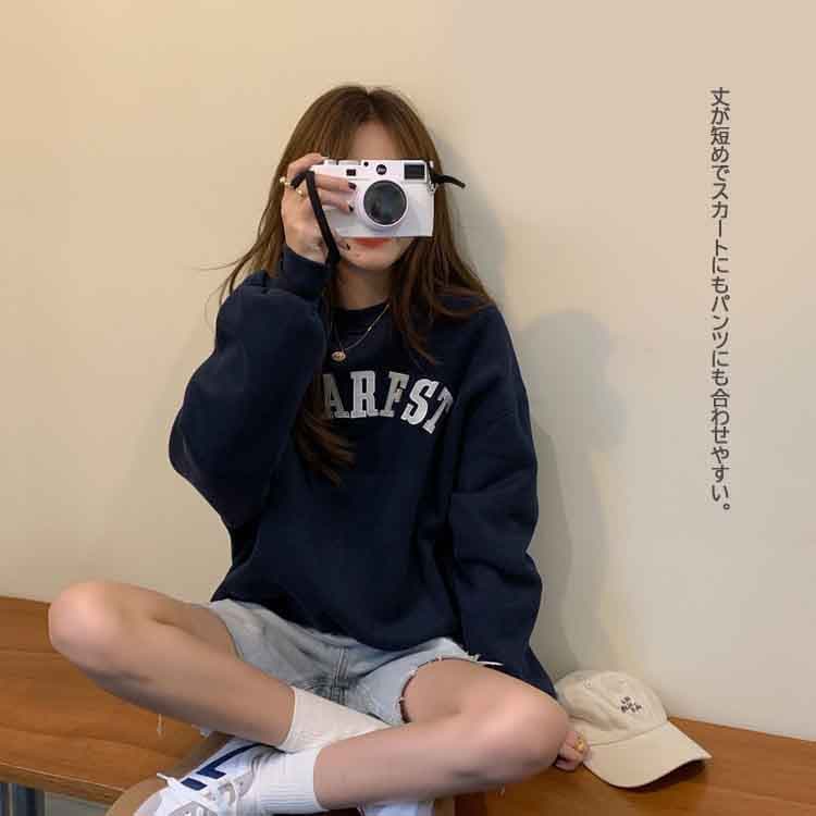 カジュアルコーデ レディース長袖スウェット大学風ロゴトレーナー