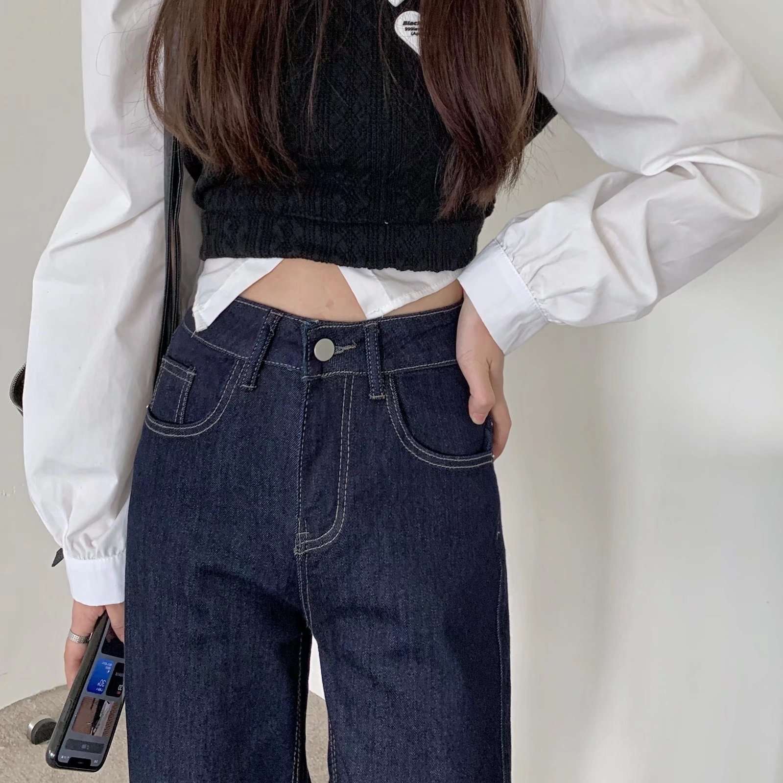 カジュアルコーデ  ロールアップデニムパンツ