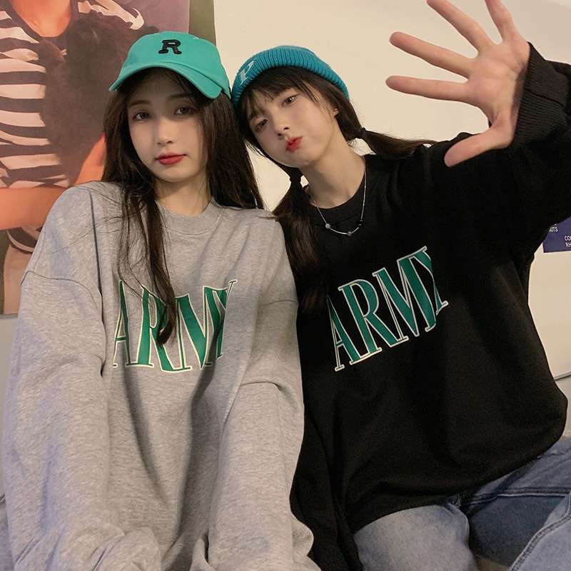 カジュアルコーデ  ARMYロゴオーバーサイズスウェット