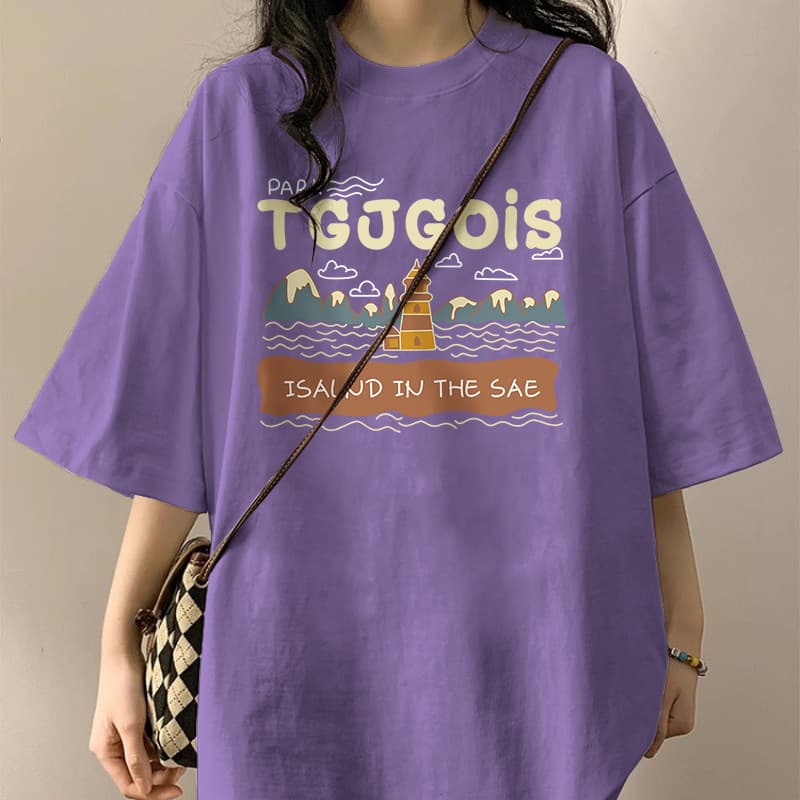 カジュアルコーデ リゾート風景プリント半袖Tシャツ