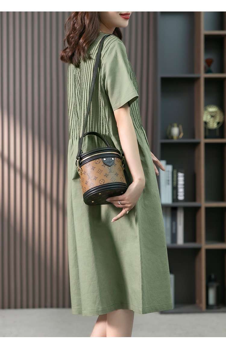 カジュアルコーデ  プリーツ胸元デザインカジュアルワンピース