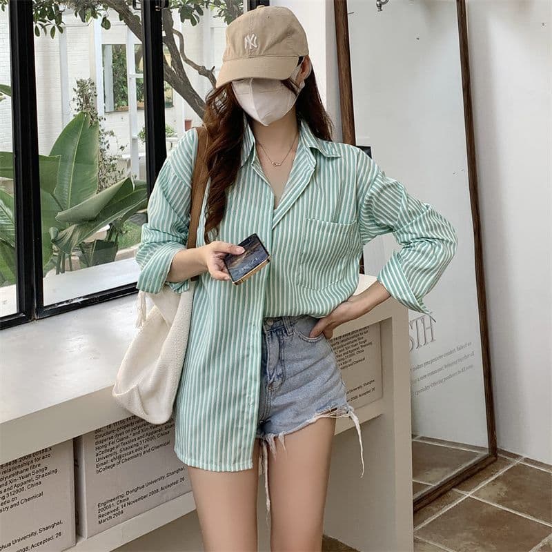 カジュアルコーデ カジュアルコーデ 爽やか縦縞オーバーサイズシャツ