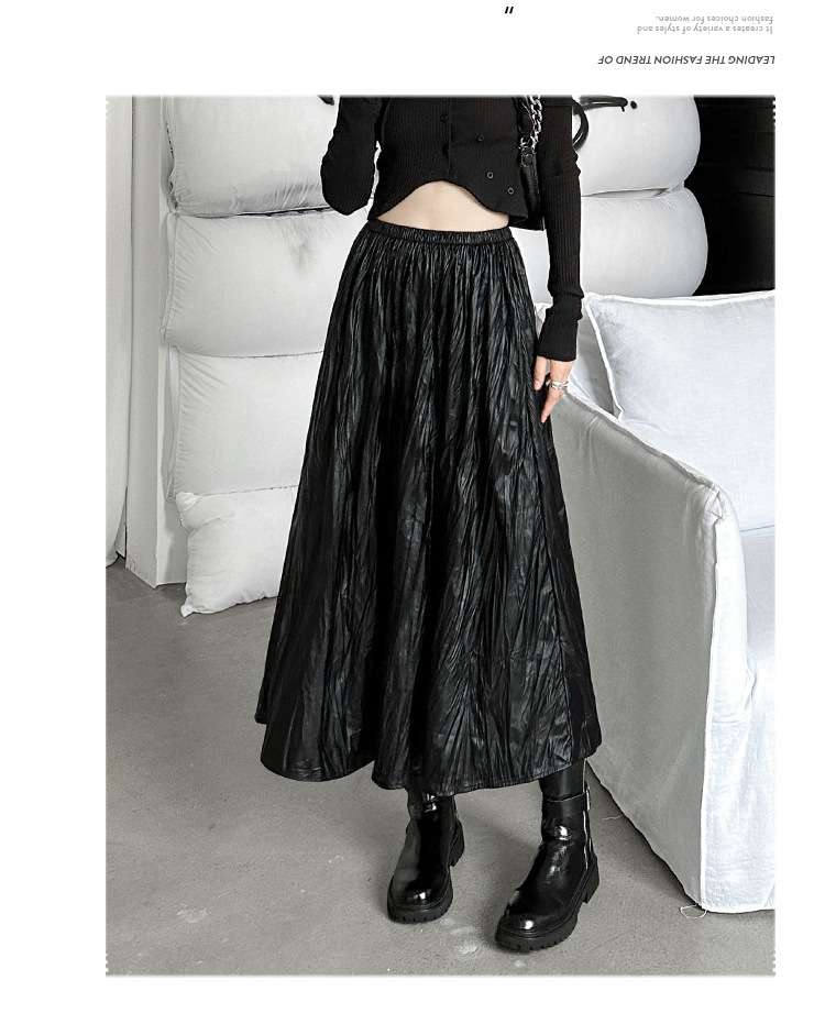 カジュアルコーデ  プリーツロングスカート