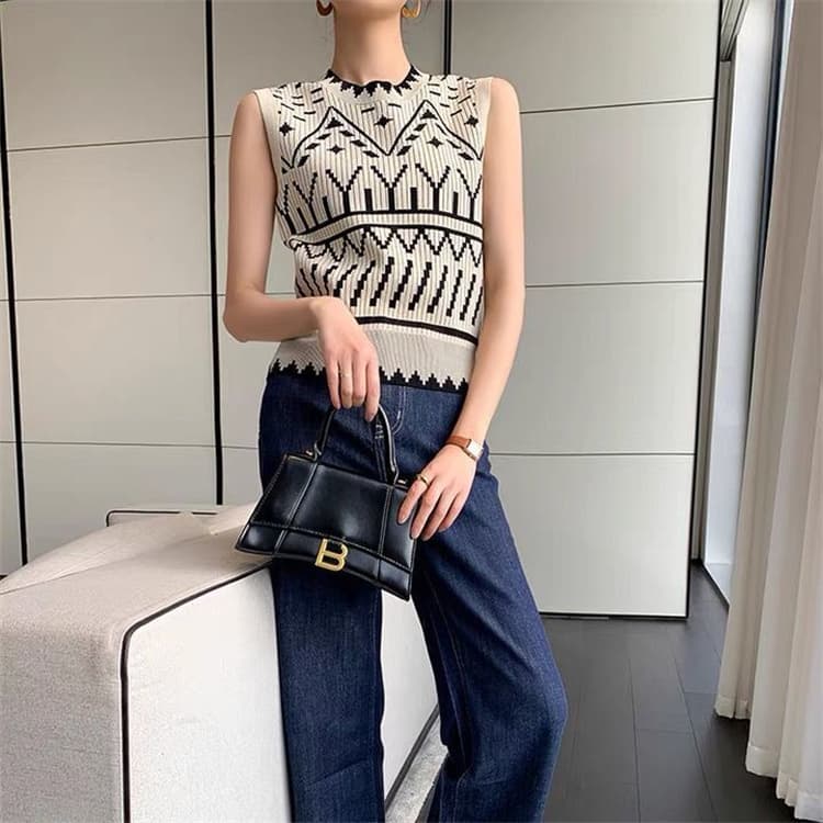 カジュアルコーデ 2025春新作 幾何学模様ノースリーブニット