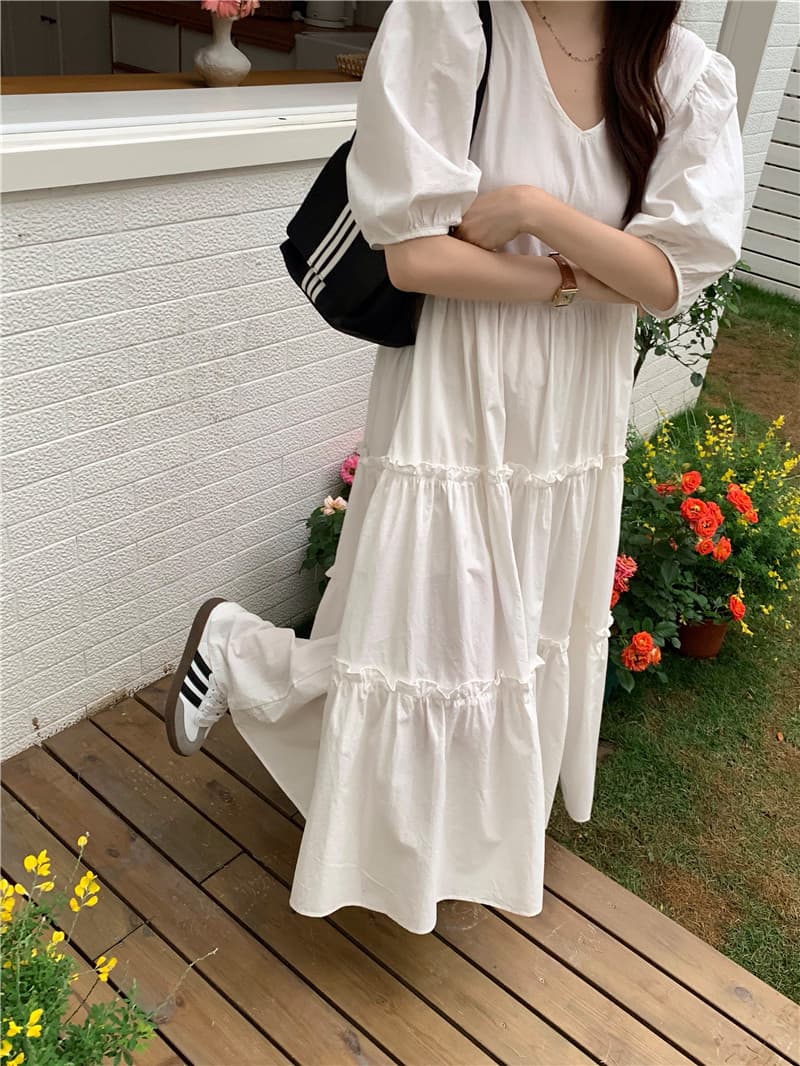 カジュアルコーデ 夏向け ティアードフレア ロングワンピース 韓国風