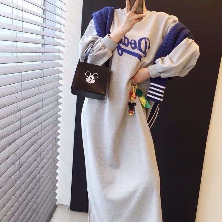 カジュアルコーデ  ゆったりスウェットワンピース