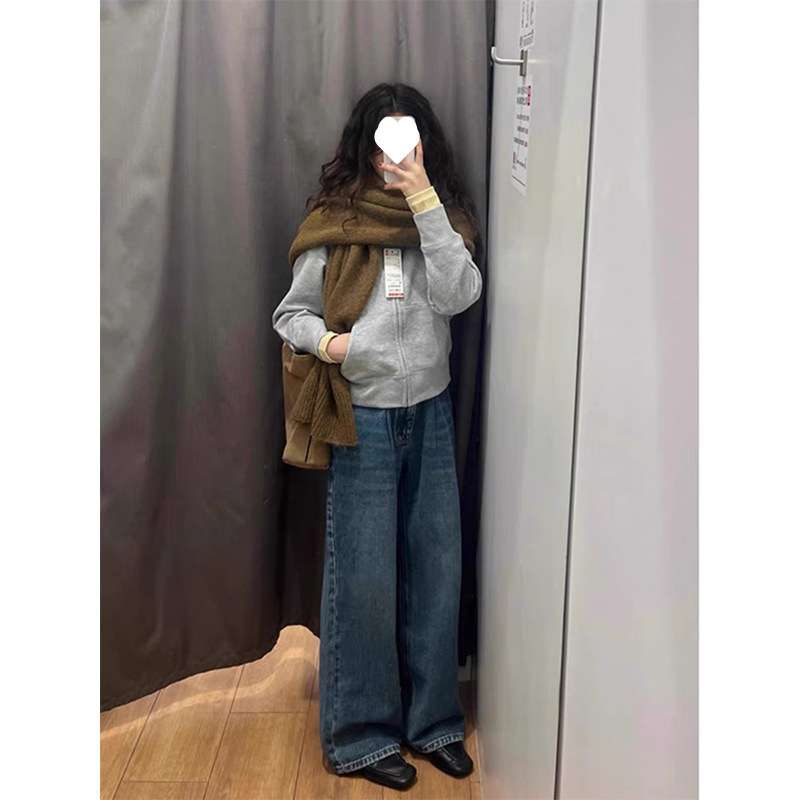 カジュアルコーデ  ゆったりワイドデニムパンツ