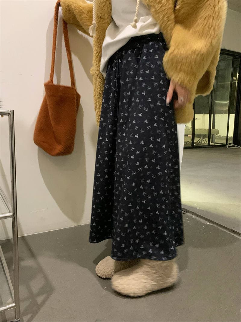 カジュアルコーデ 秋冬新作 ゆったり小花柄ロングスカート 韓国風