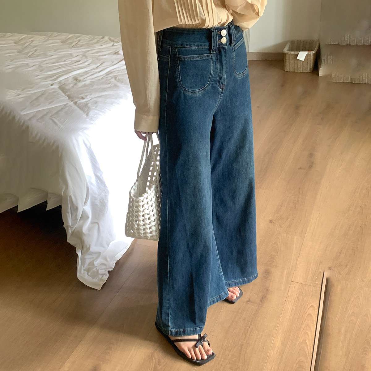 カジュアルコーデ  ハイウエストワイドレッグデニムパンツ