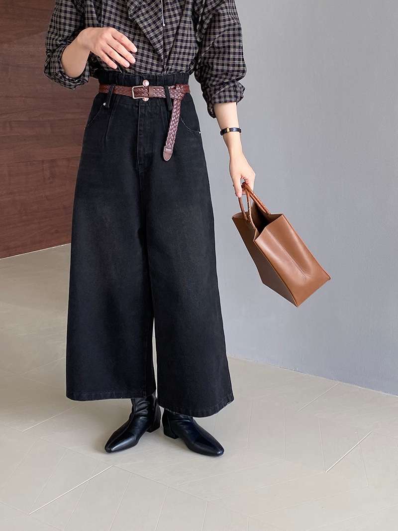 カジュアルコーデ  ワイドデニムパンツ ロング丈 ストレート