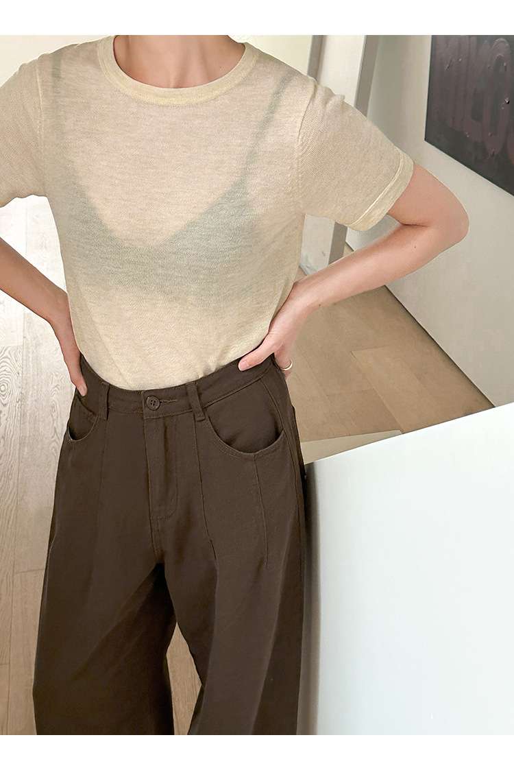 カジュアルコーデ  ゆったりワイドデニムパンツ