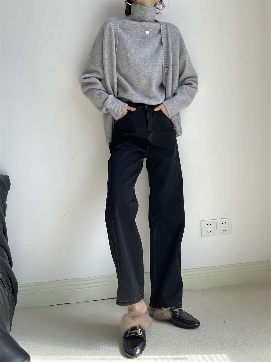 カジュアルコーデ  ワイドシルエットハイウエストデニムパンツ