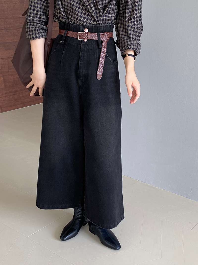 カジュアルコーデ  ワイドデニムパンツ ロング丈 ストレート