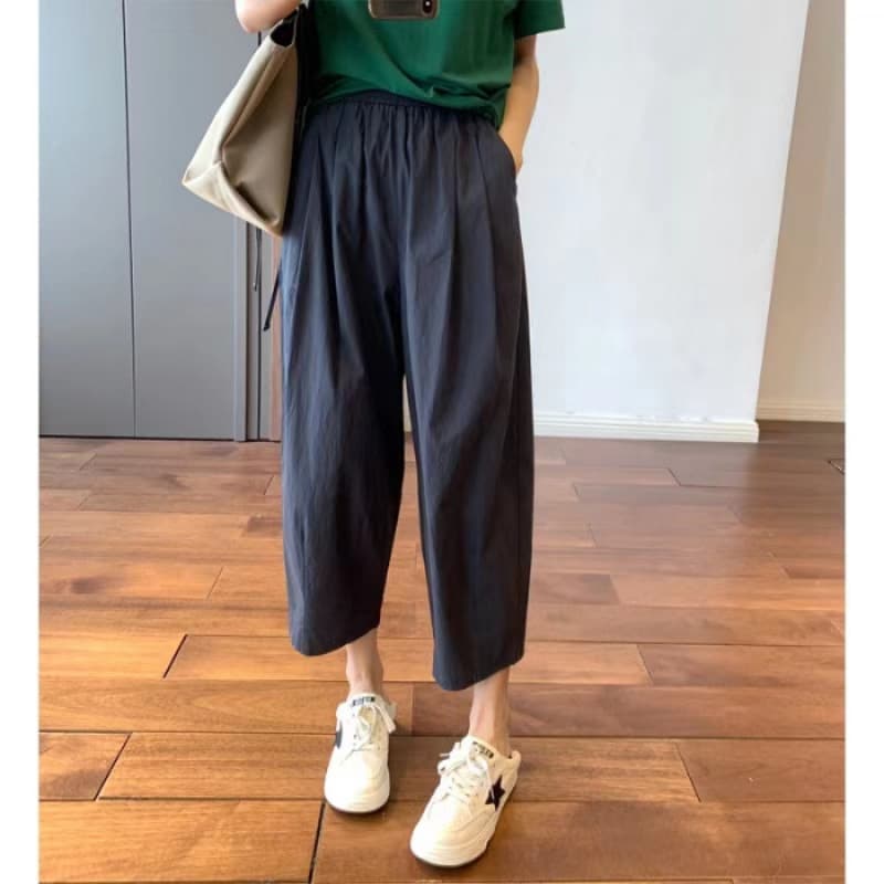 カジュアルコーデ ゆったりタックワイドパンツ