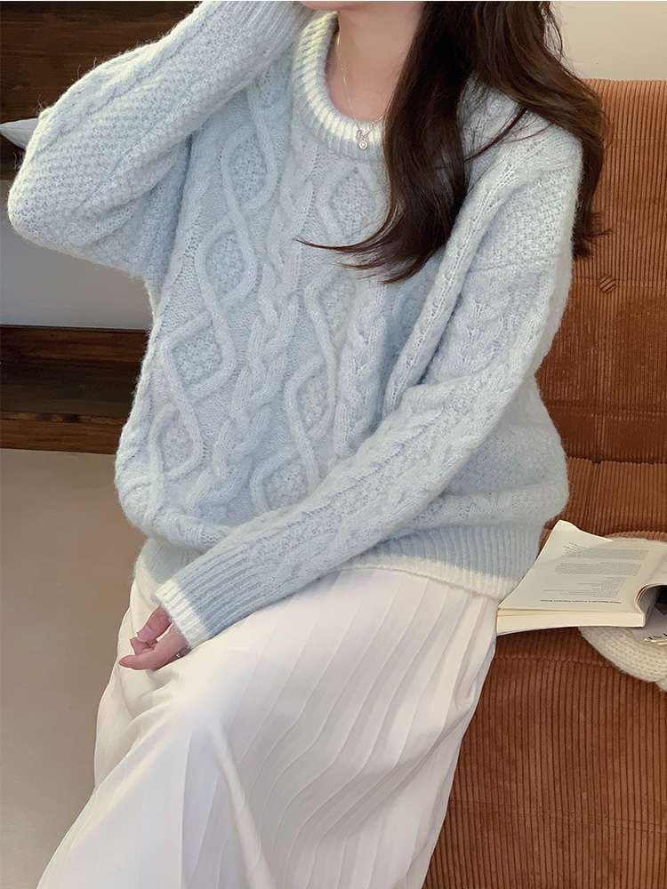カジュアルコーデ ケーブル編みニット