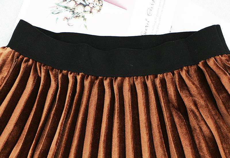 カジュアルコーデ  プリーツミディスカート