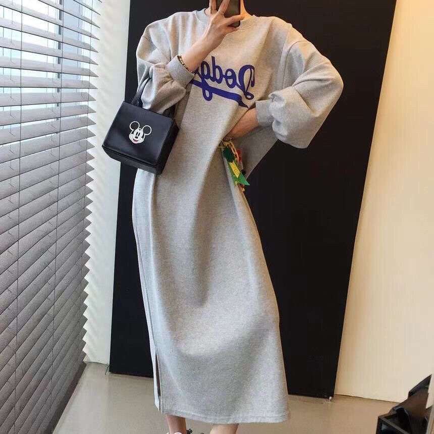 カジュアルコーデ  ゆったりスウェットワンピース