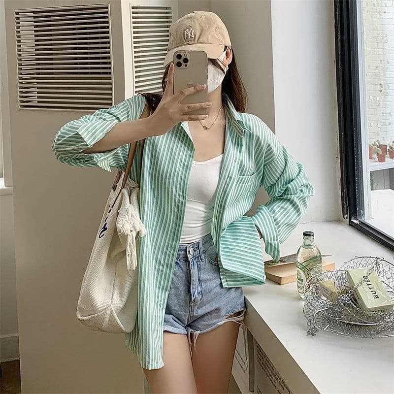 カジュアルコーデ カジュアルコーデ 爽やか縦縞オーバーサイズシャツ