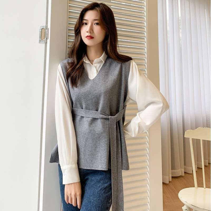 カジュアルコーデ  ベルト付きVネックニットベスト