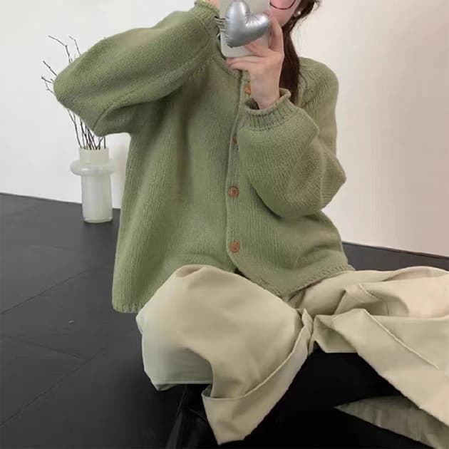 カジュアルコーデ 秋冬新作 丸首ニットカーディガン 無地 長袖