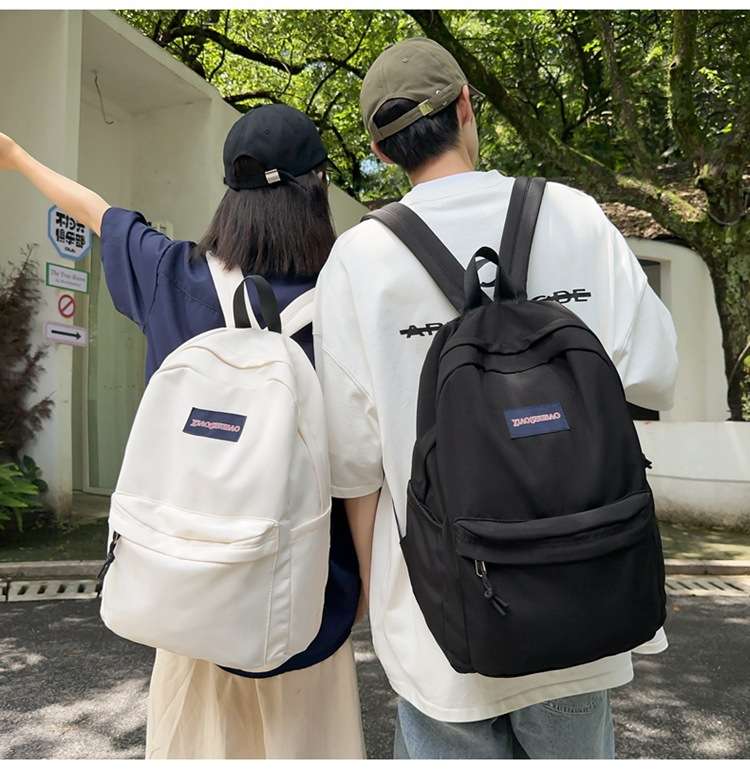 カジュアルコーデ  シンプルカジュアルデイパック