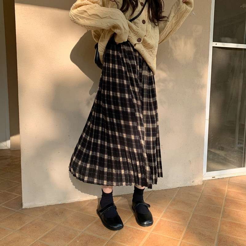 カジュアルコーデ プリーツチェックスカート
