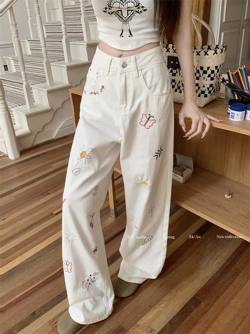 カジュアルコーデ レトロ刺繍 ハイウエストデニムパンツ 花柄ワイドレッグ