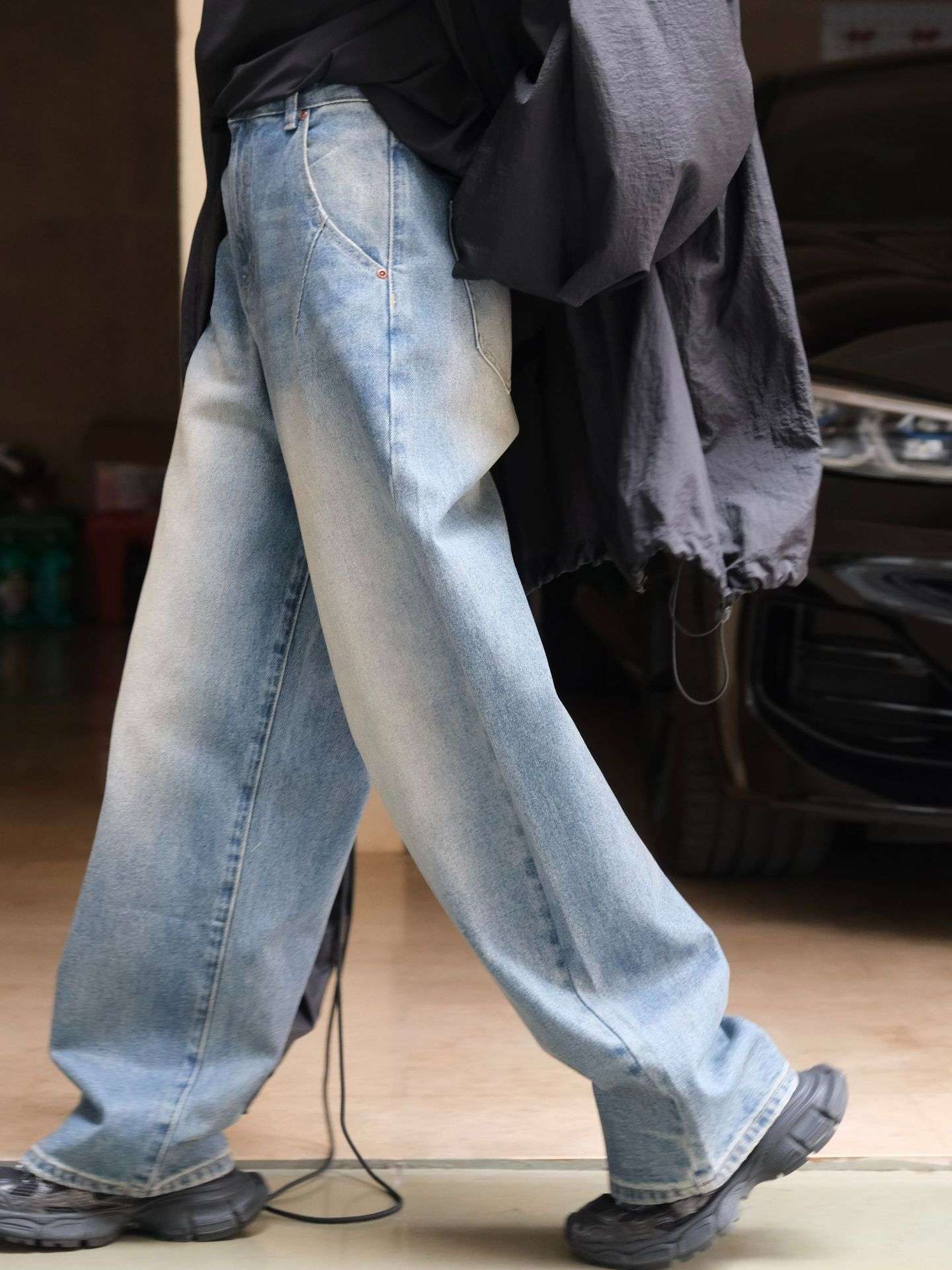 カジュアルコーデ  ゆったりワイドシルエットデニムパンツ