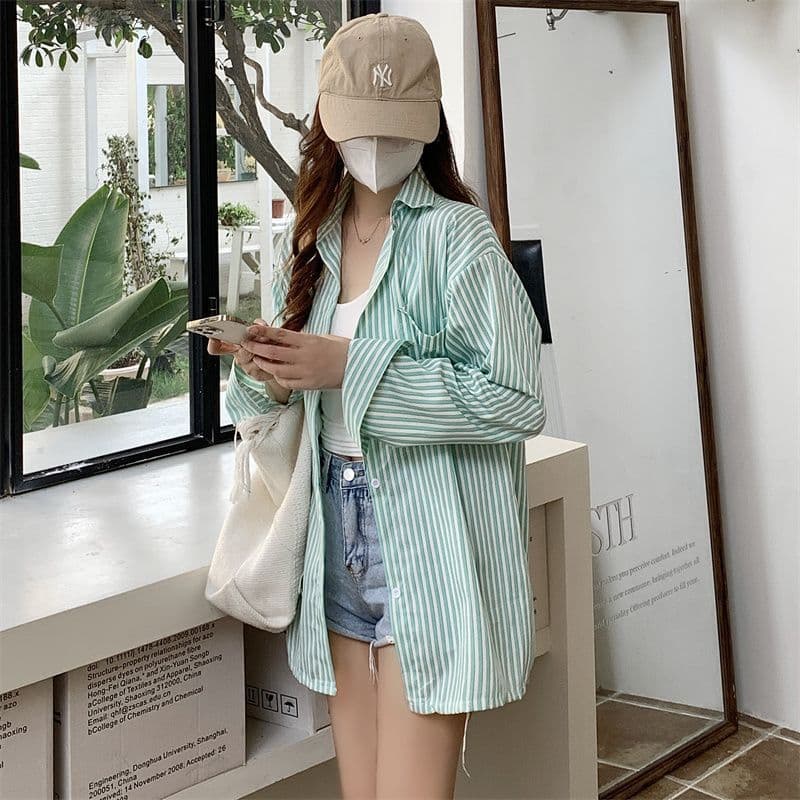 カジュアルコーデ カジュアルコーデ 爽やか縦縞オーバーサイズシャツ