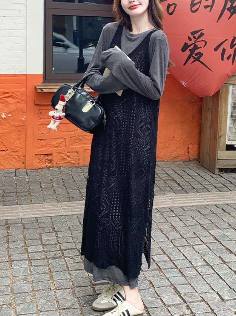 カジュアルコーデ 透かし編みレース重ね着風マキシワンピース