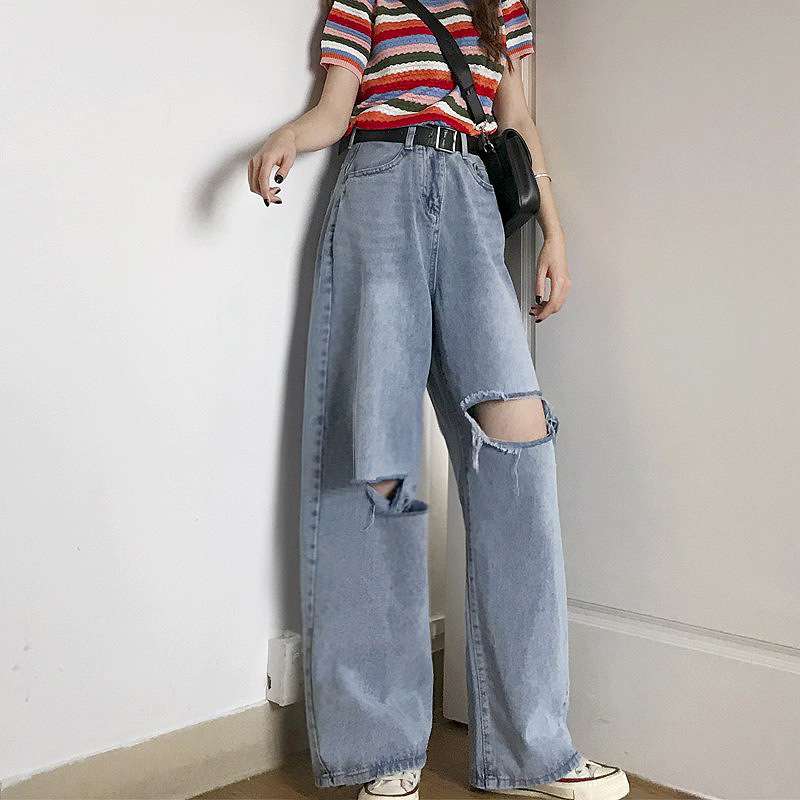 カジュアルコーデ  ゆったりダメージ加工ワイドデニムパンツ
