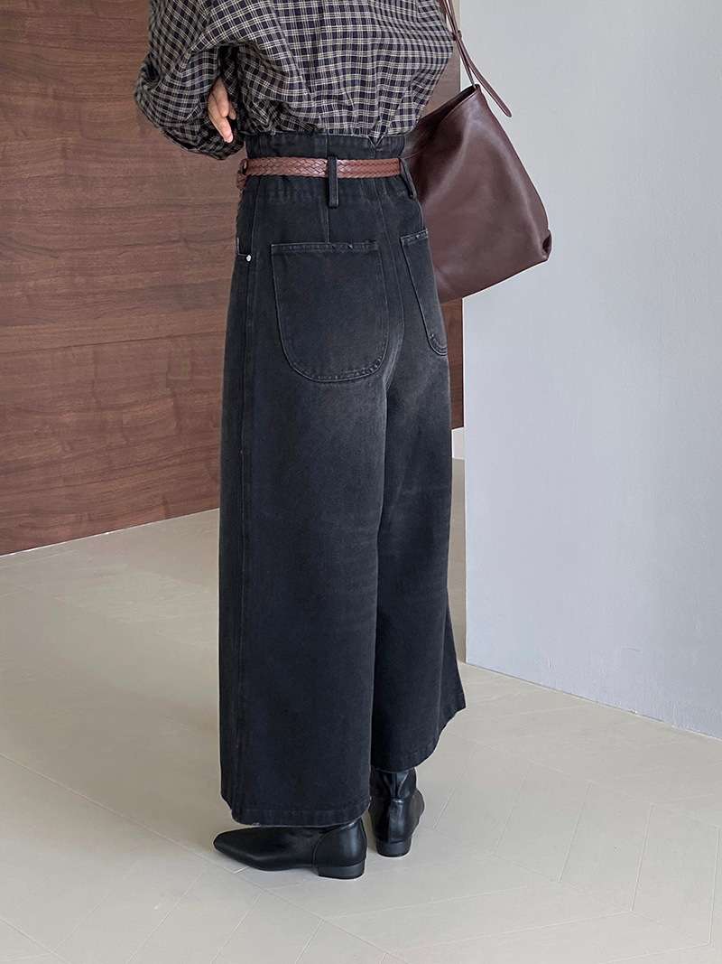 カジュアルコーデ  ワイドデニムパンツ ロング丈 ストレート