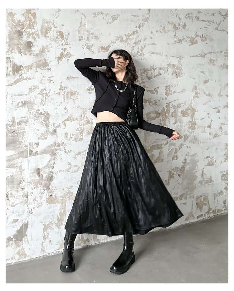 カジュアルコーデ  プリーツロングスカート