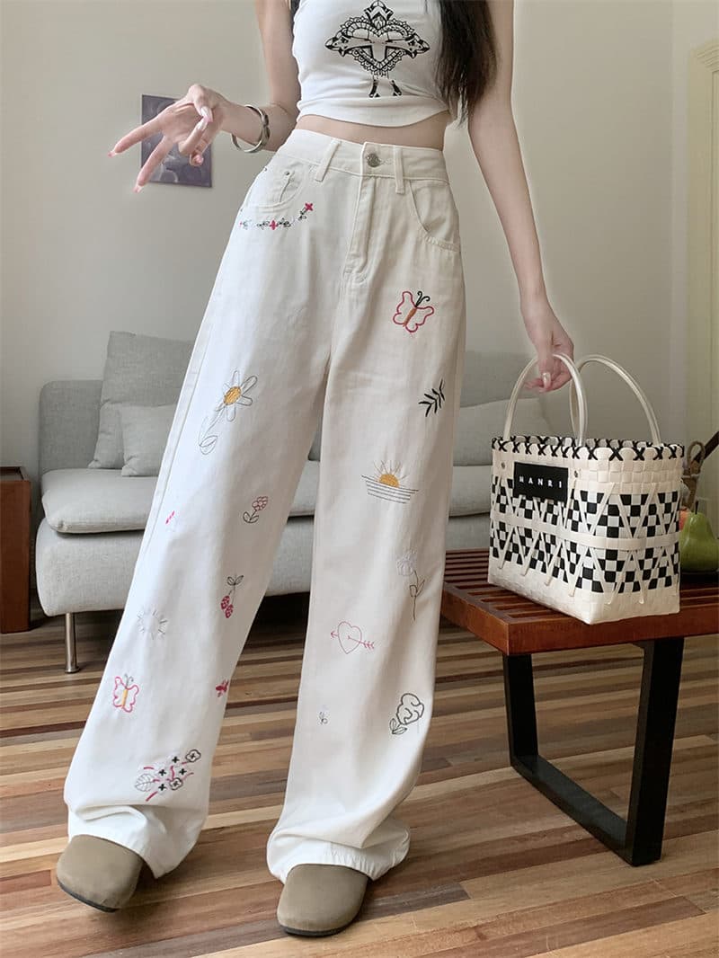 カジュアルコーデ レトロ刺繍 ハイウエストデニムパンツ 花柄ワイドレッグ