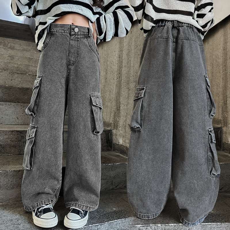 カジュアルコーデ  ゆったりカーゴワイドデニムパンツ