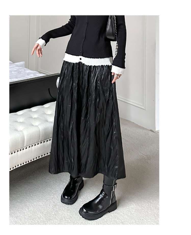 カジュアルコーデ  プリーツロングスカート