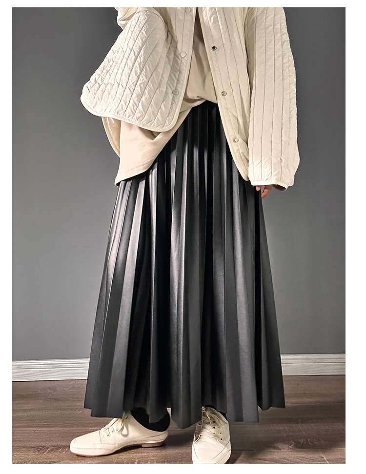カジュアルコーデ  プリーツロングスカート