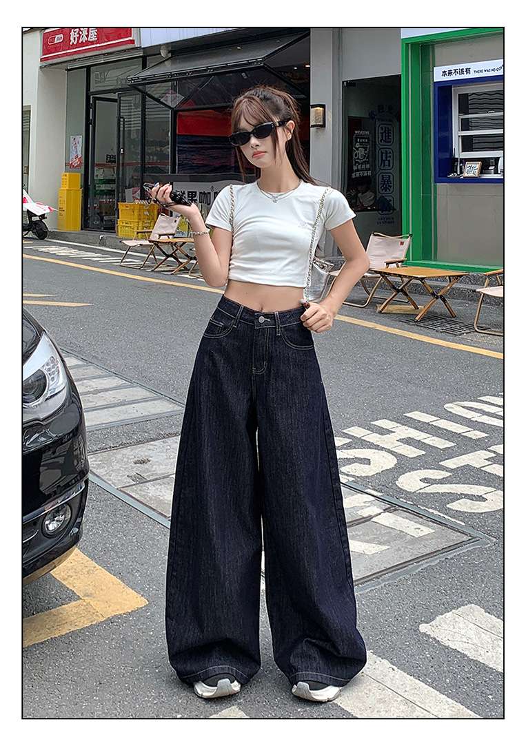 カジュアルコーデ  ゆったりワイドデニムパンツ