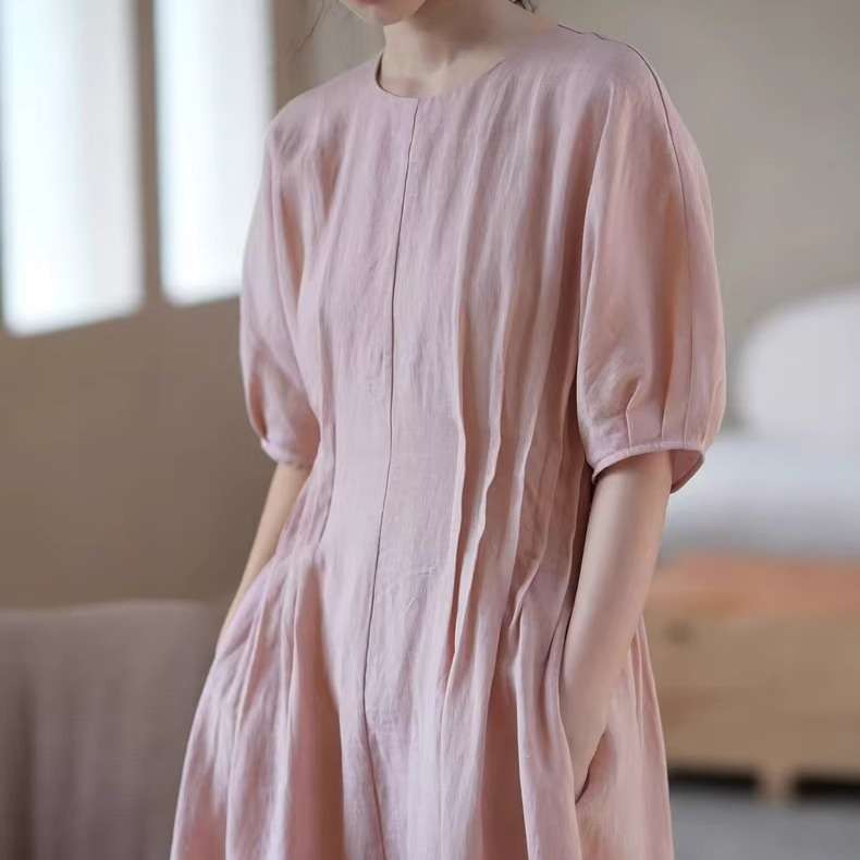 カジュアルコーデ  プリーツディテール リネン風マキシワンピース