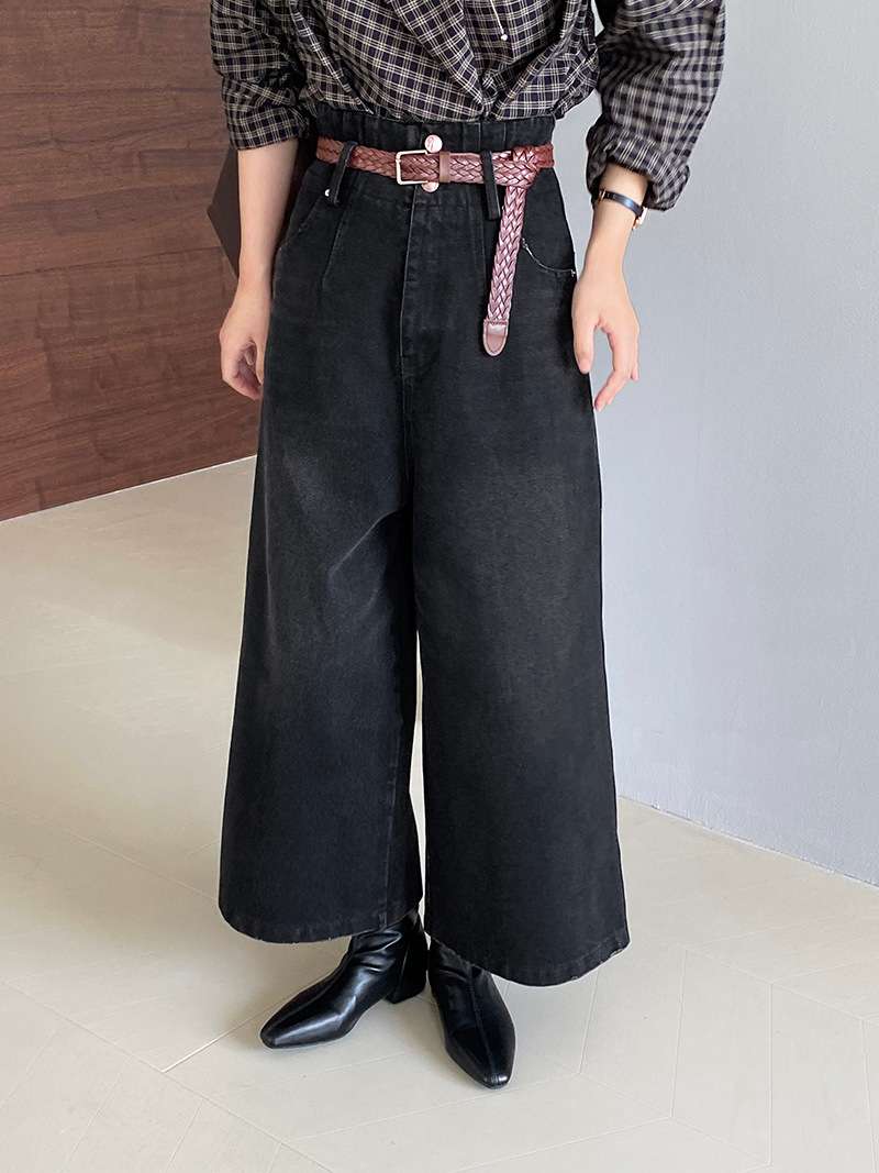 カジュアルコーデ  ワイドデニムパンツ ロング丈 ストレート