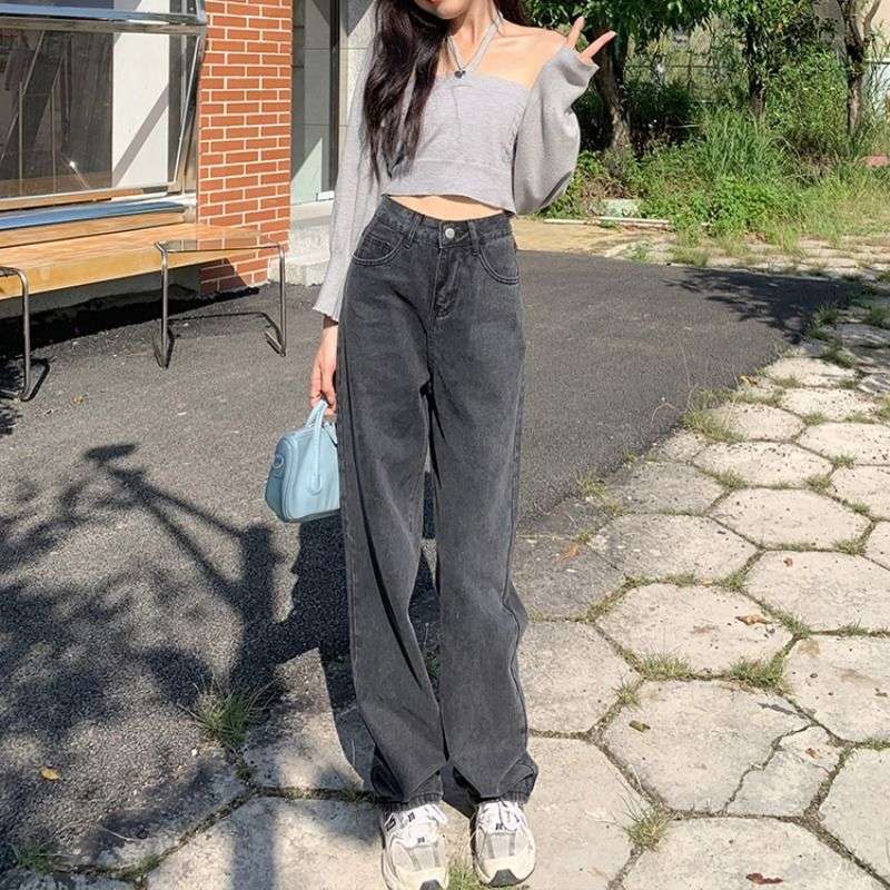 カジュアルコーデ  ゆったりストレートデニムパンツ